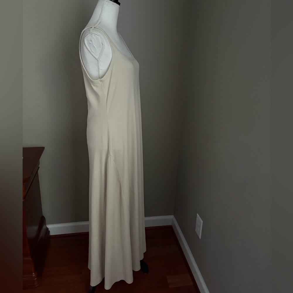 Old Navy Fit and Flare Ribbed Maxi Dress Size XL
NEW - Picture 5 of 12